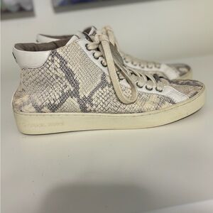 Michael Kors size 8.5 gray and White Snake Print Sneakers high tops